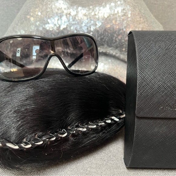 😎 VINTAGE BLACK PRADA SUNGLASSES😎 - Picture 9 of 9